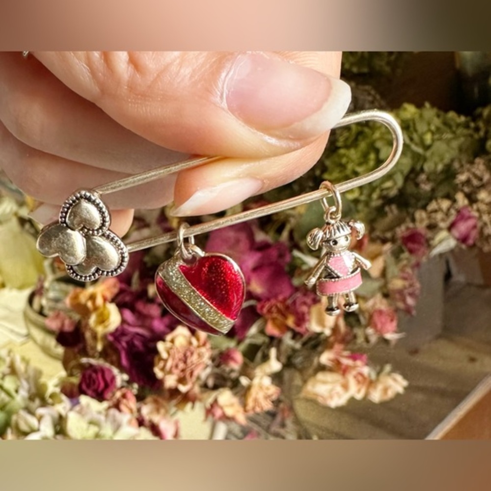 Avon Vintage Pin Brooch